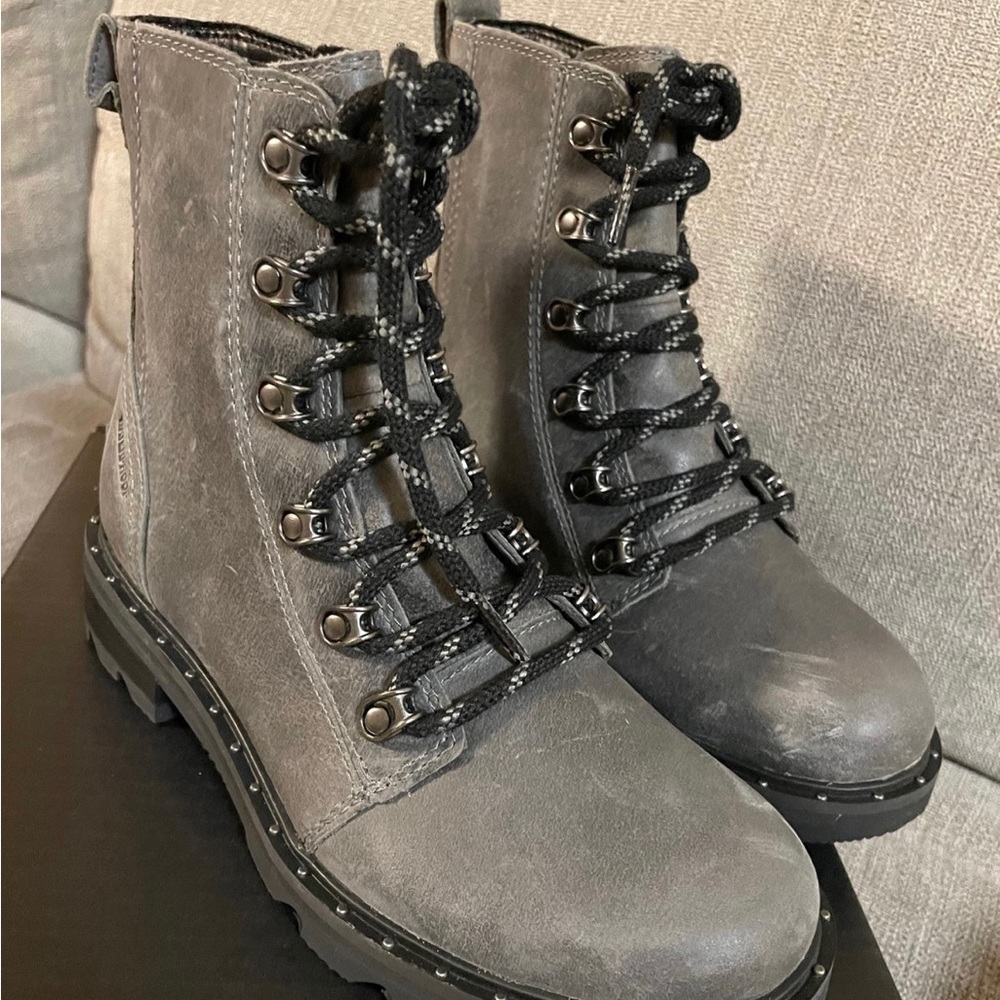 Womens size 6 sorel boots